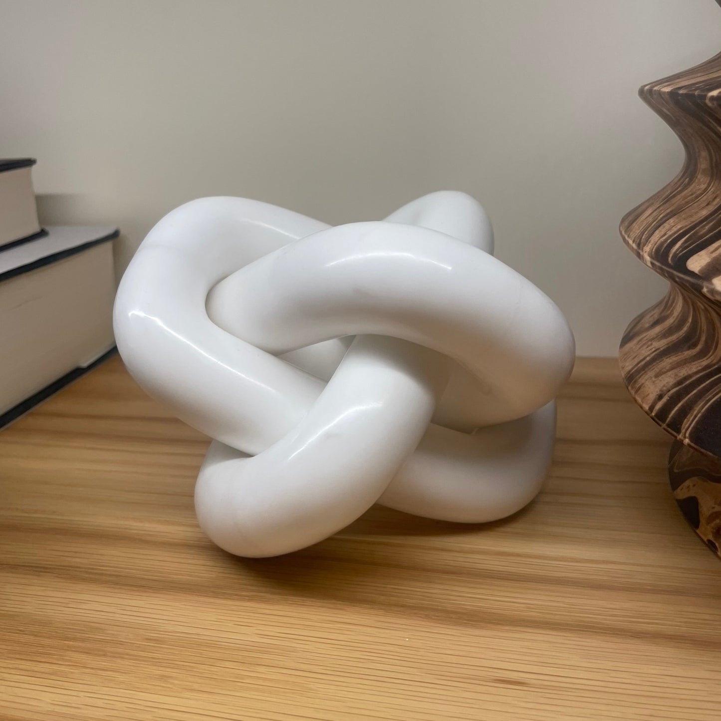 Tallis Sculpture White Stone Market Photo