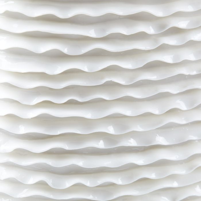 villa and house cinta vase detail