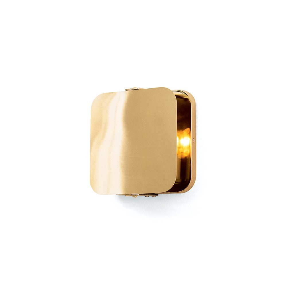 Arteriors home mercury wall sconce close up polished brass windsor smith modern DS49002