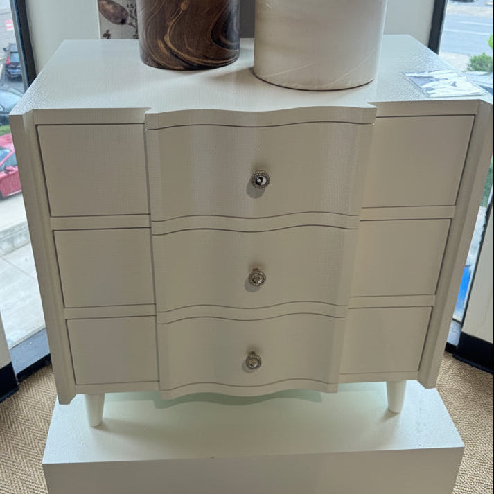 Essery Double Nightstand Pristine