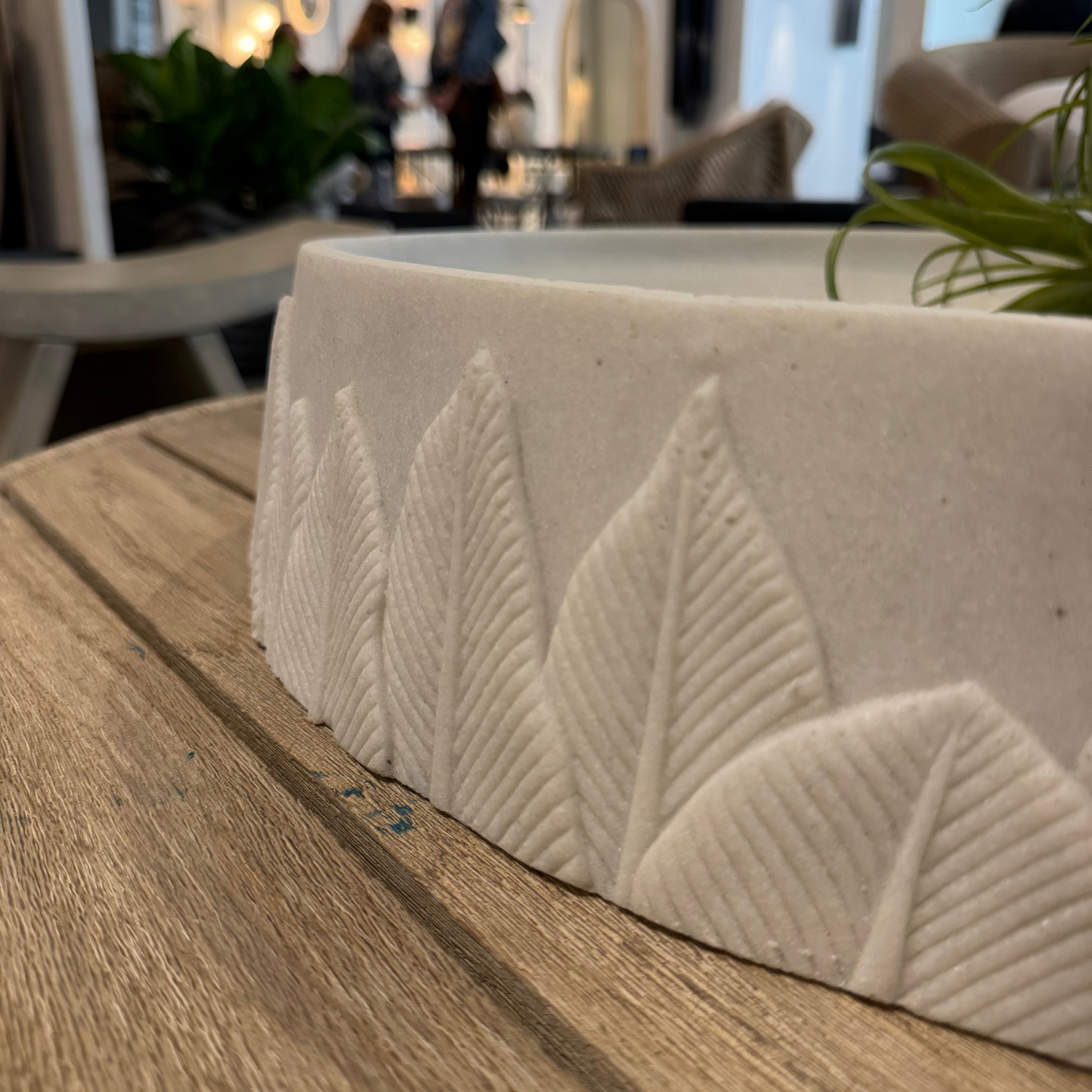 Feather Short Centerpiece Ivory Ricestone