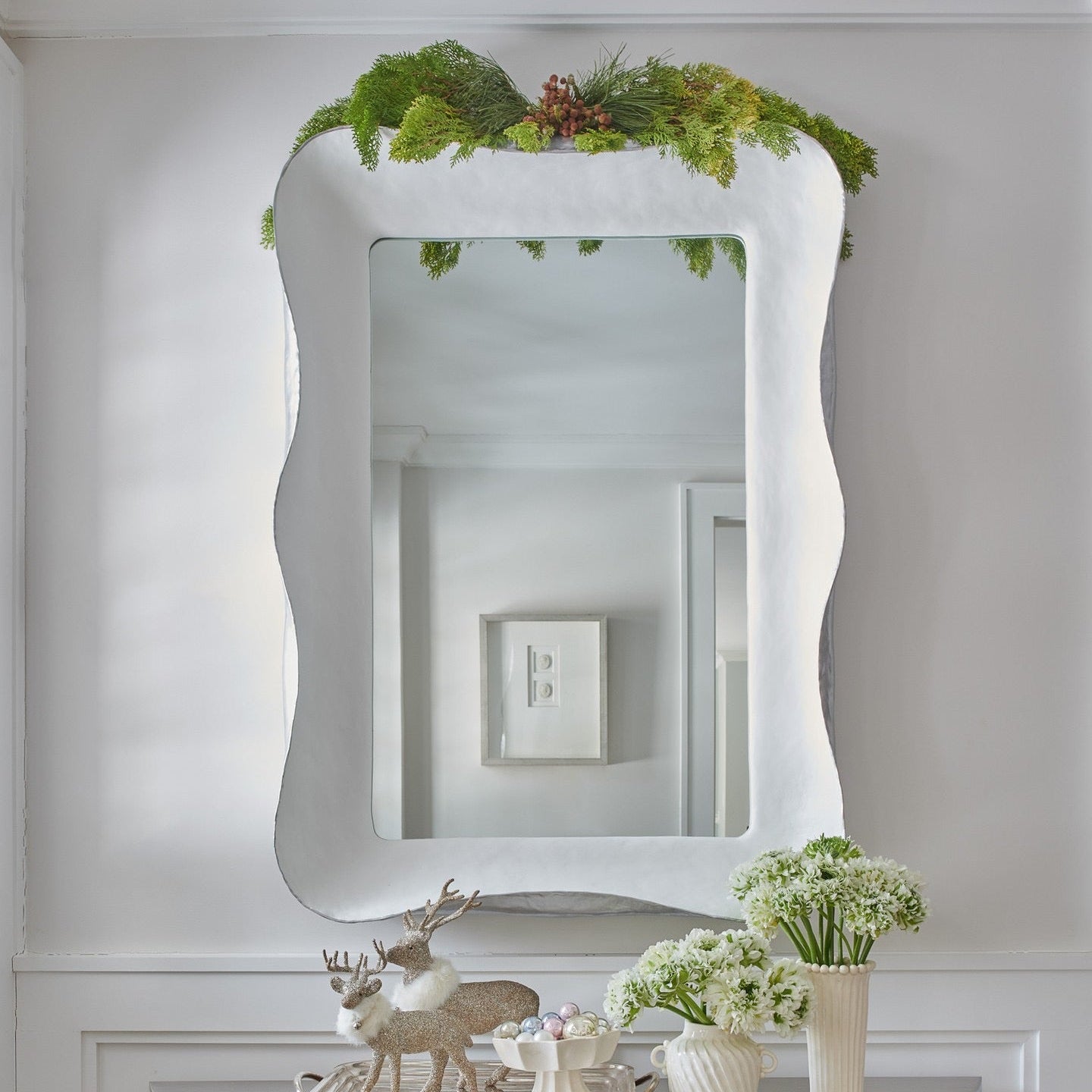 Dalio Mirror White Resin