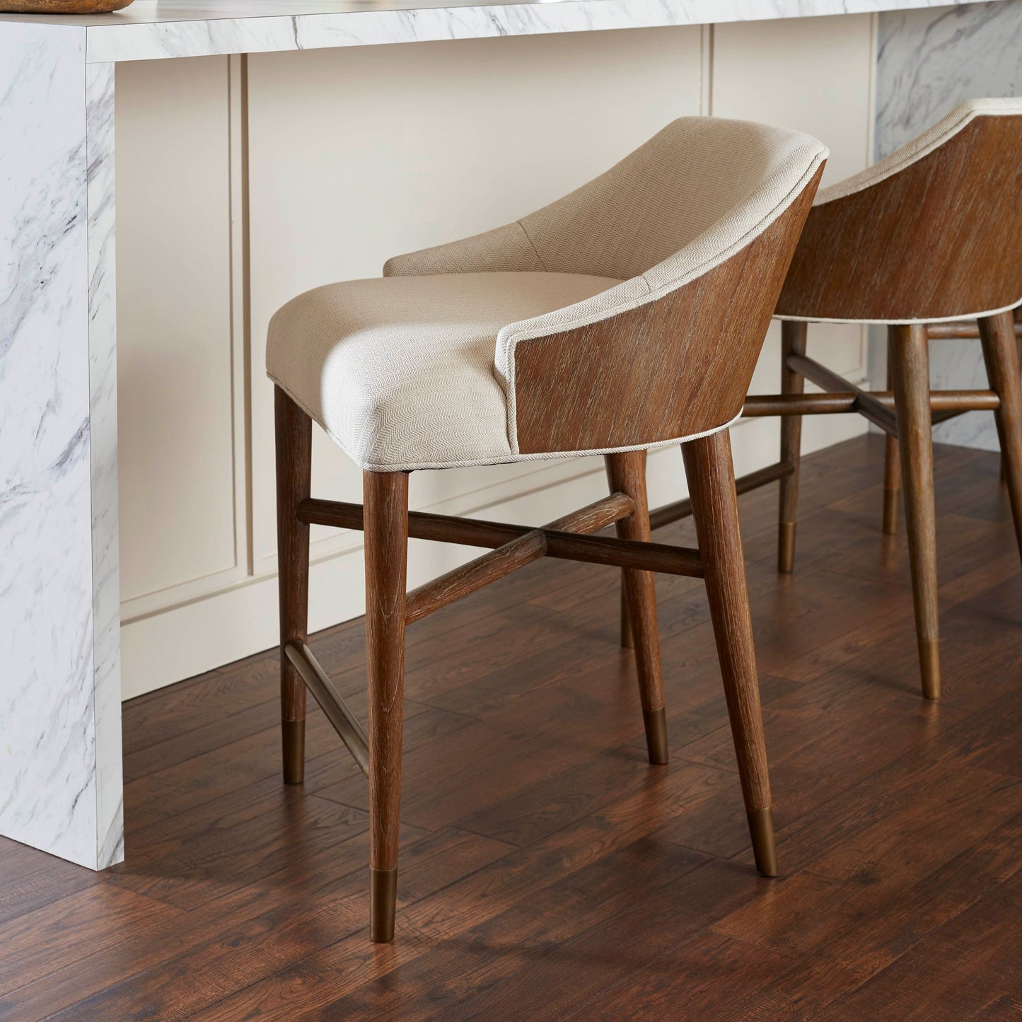 villa and house orion counter stool styled photo