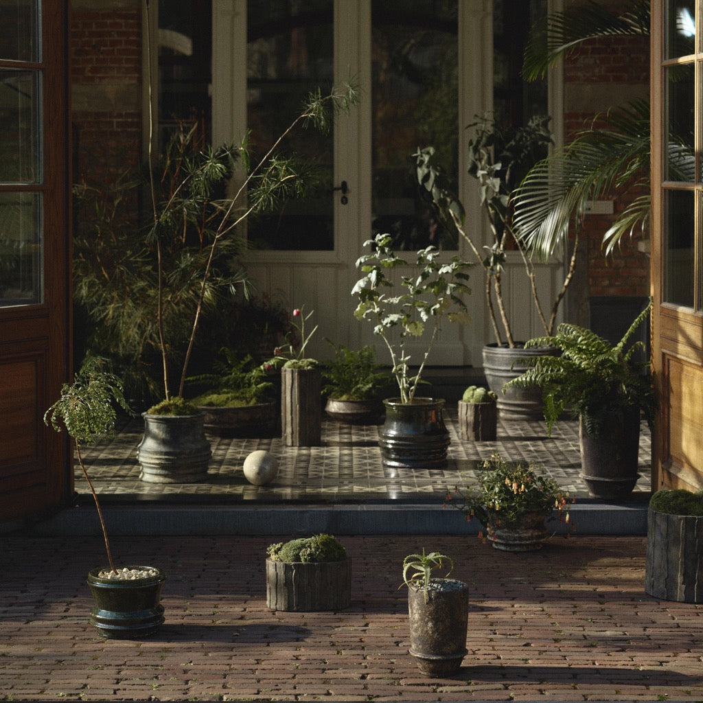 Planter White Brown Mesa Small Pair