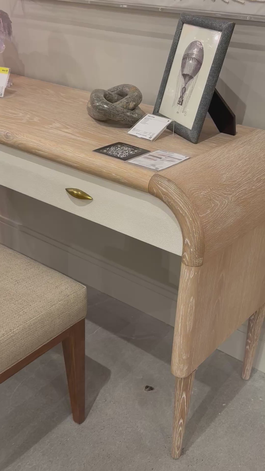 pierre desk pristine market