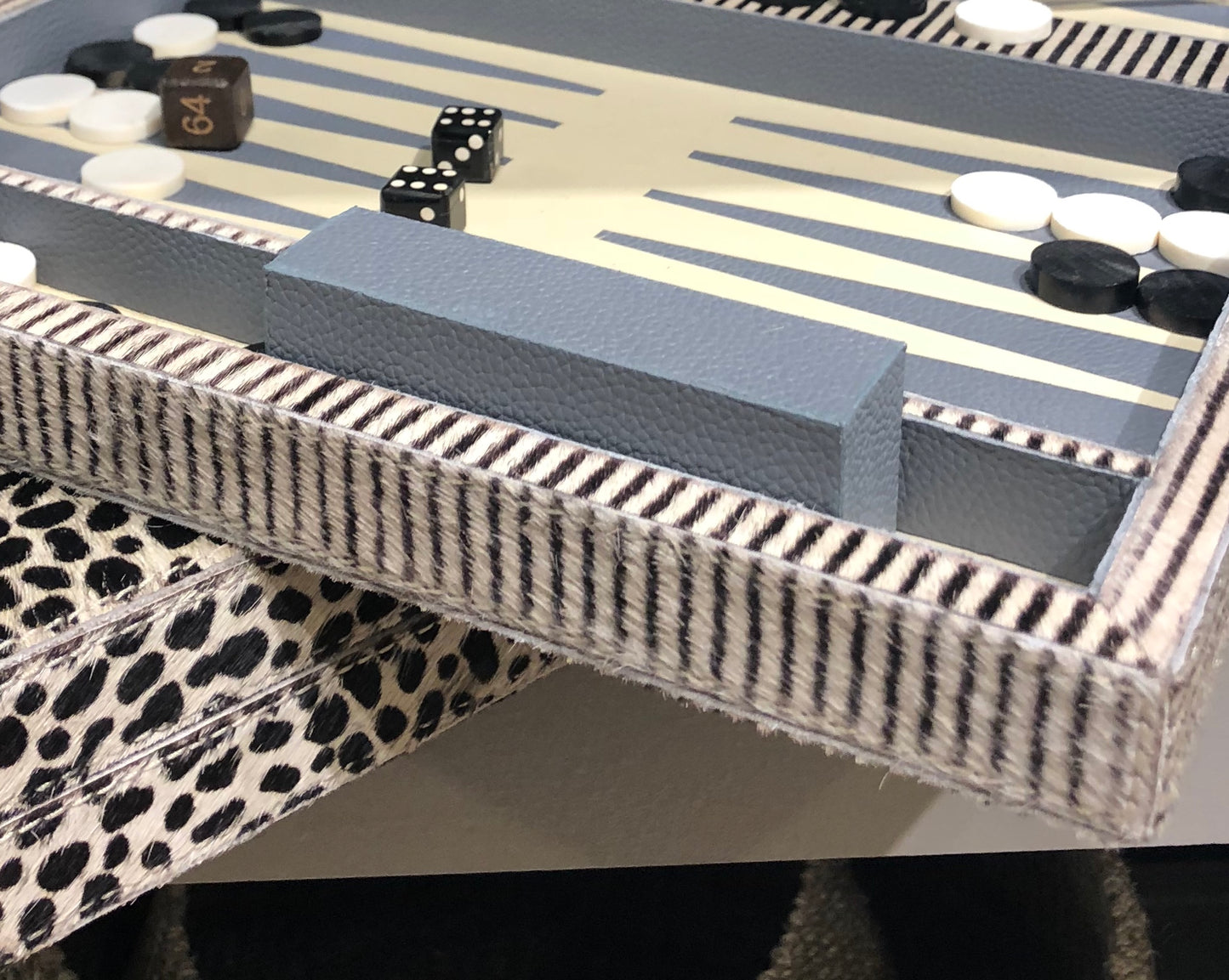 pigeon and poodle backgammon hide