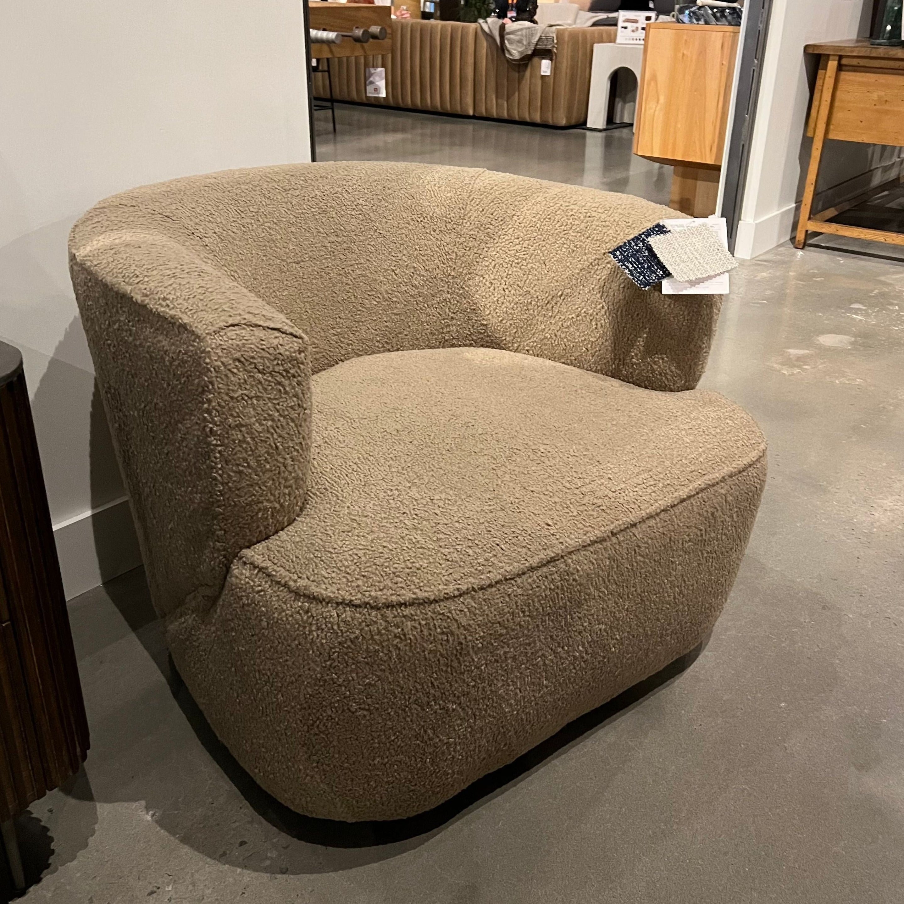 Mila swivel deals chair