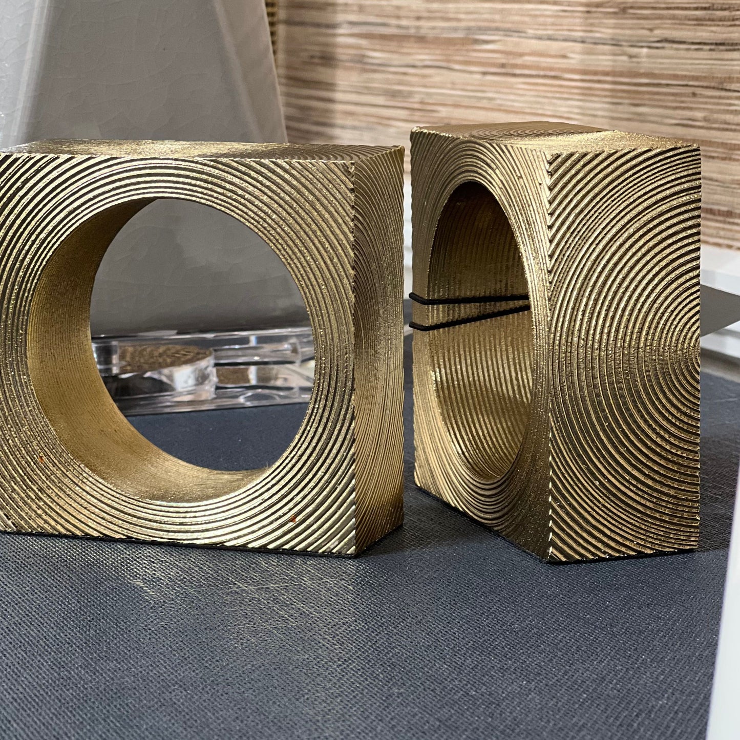 villa and house karl bookends gold market image